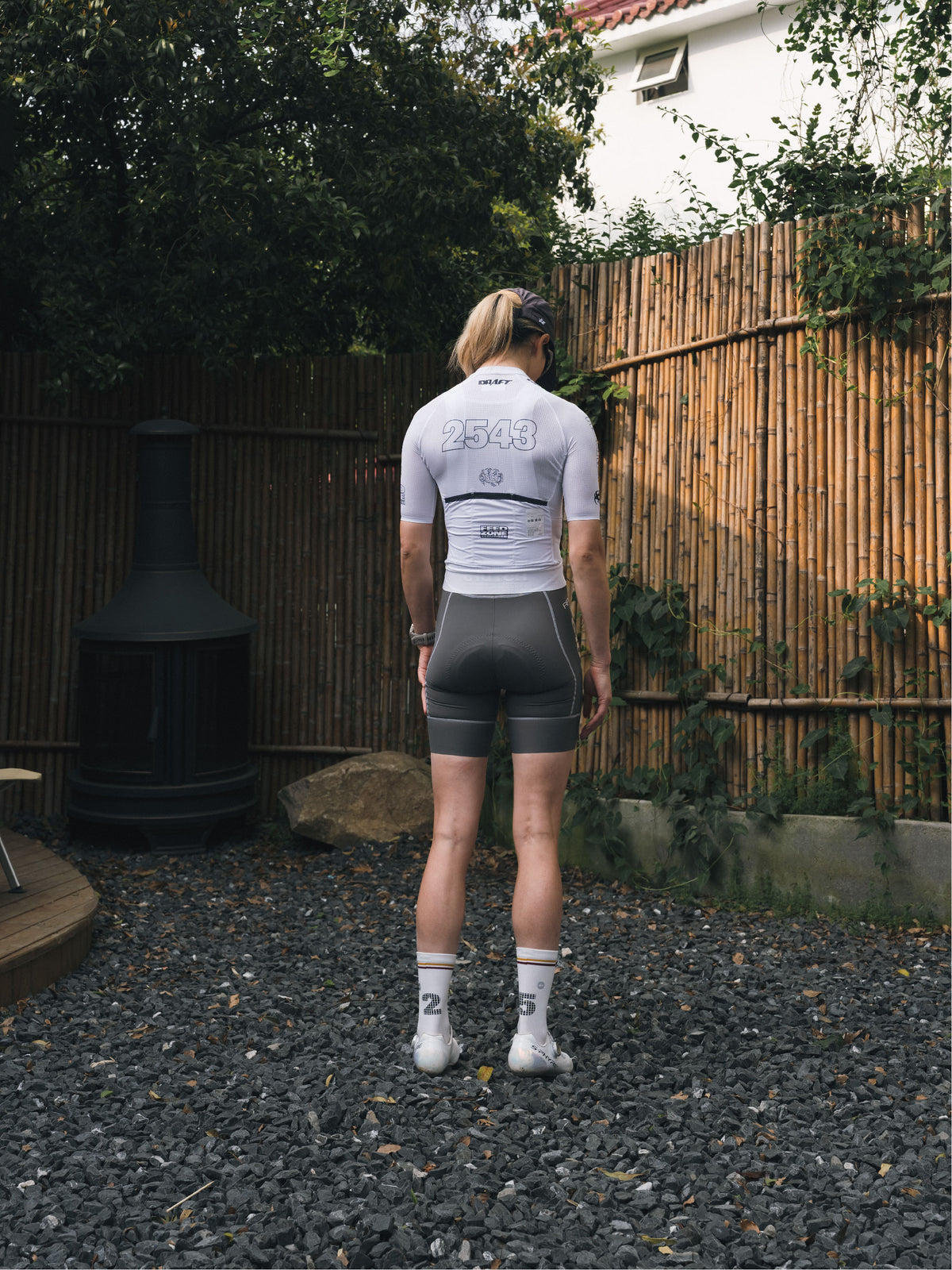 25 WOMEN’S WHITE FLATTEN ARTWORK JERSEY