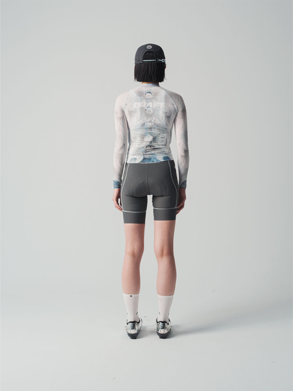 25 WOMEN’S TEAM JERSEY.3