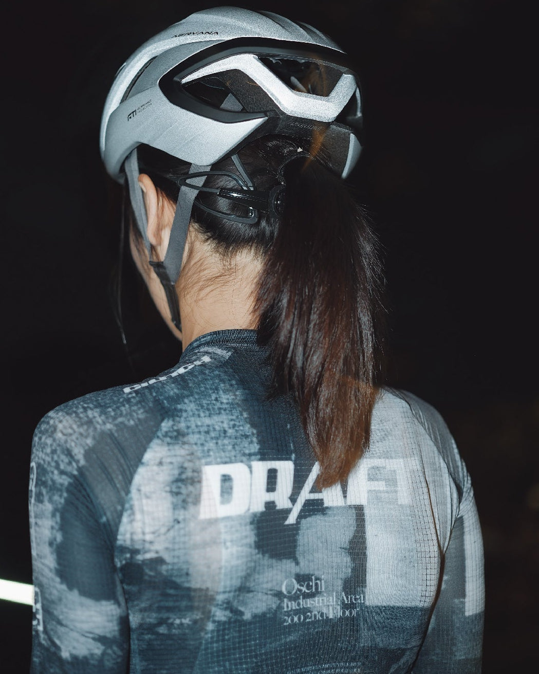 25 B&W NATURALELEMENTS WOMEN’S LONG SLEEVE JERSEY