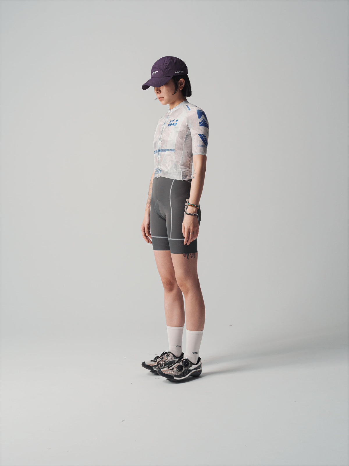 25 WOMEN’S TEAM JERSEY.3