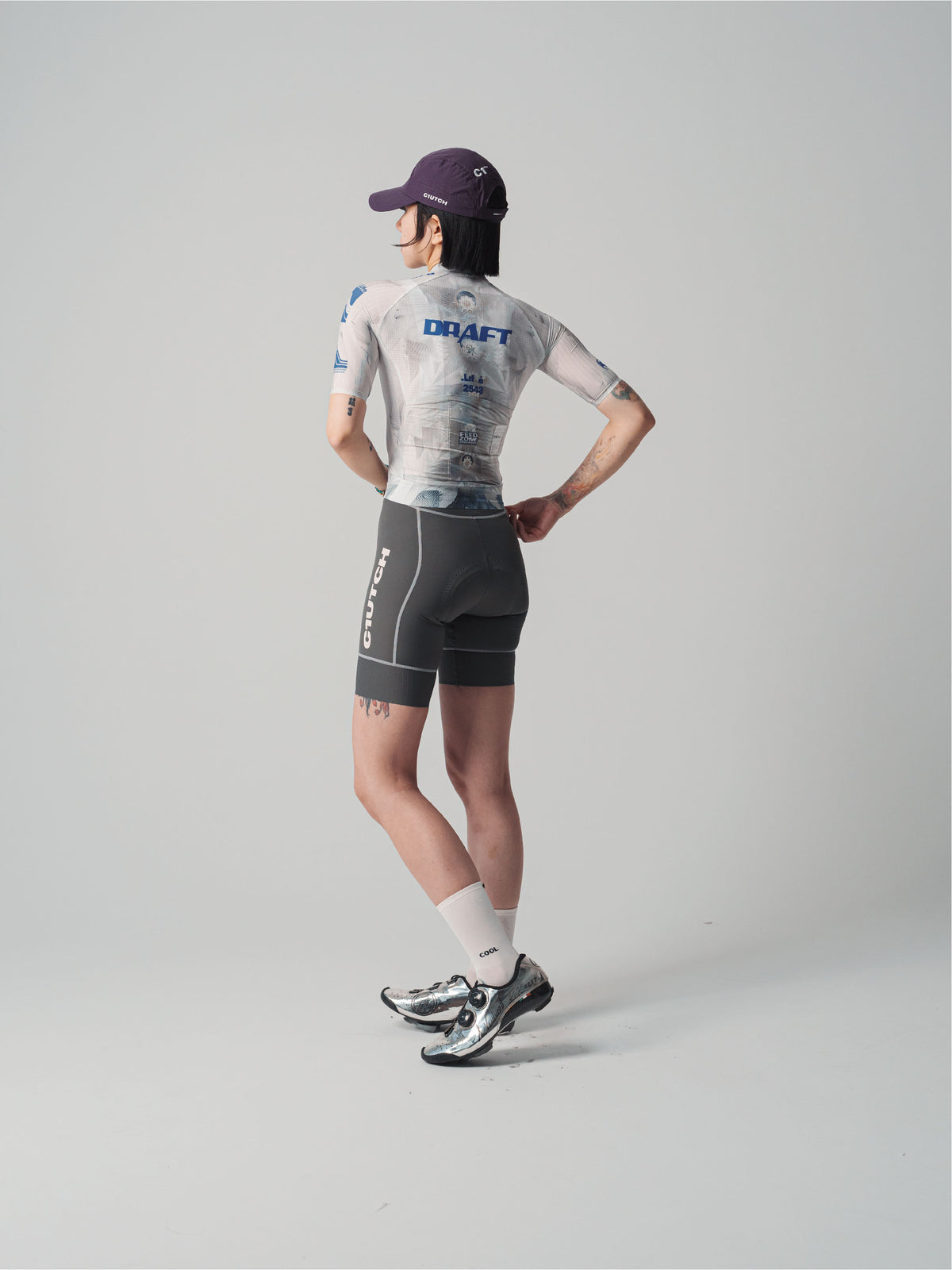 25 WOMEN’S TEAM JERSEY.3