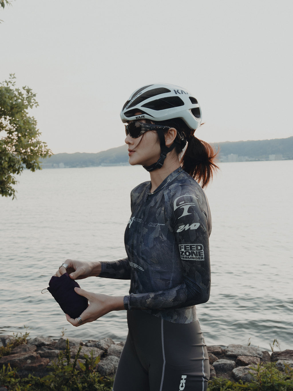 25 WOMEN’S 2 CAMOUFLAGE TEXTURE JERSEY