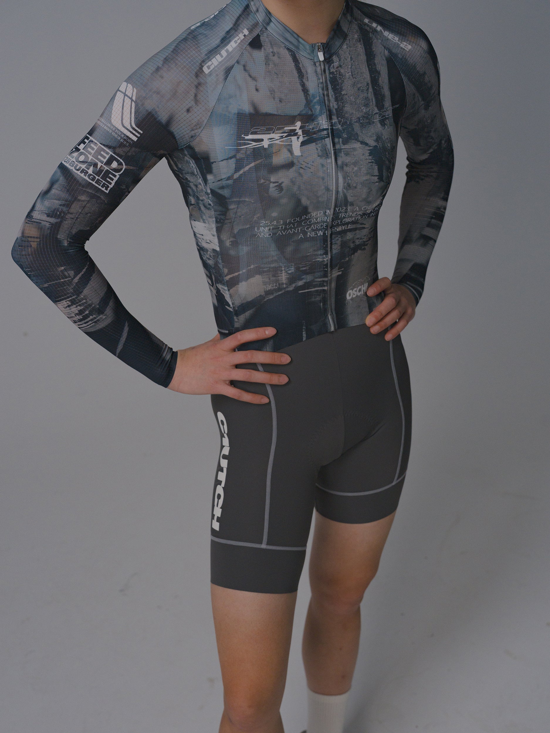 25  WOMEN’S ECHOES OF ICE LONG SLEEVE JERSEY.3