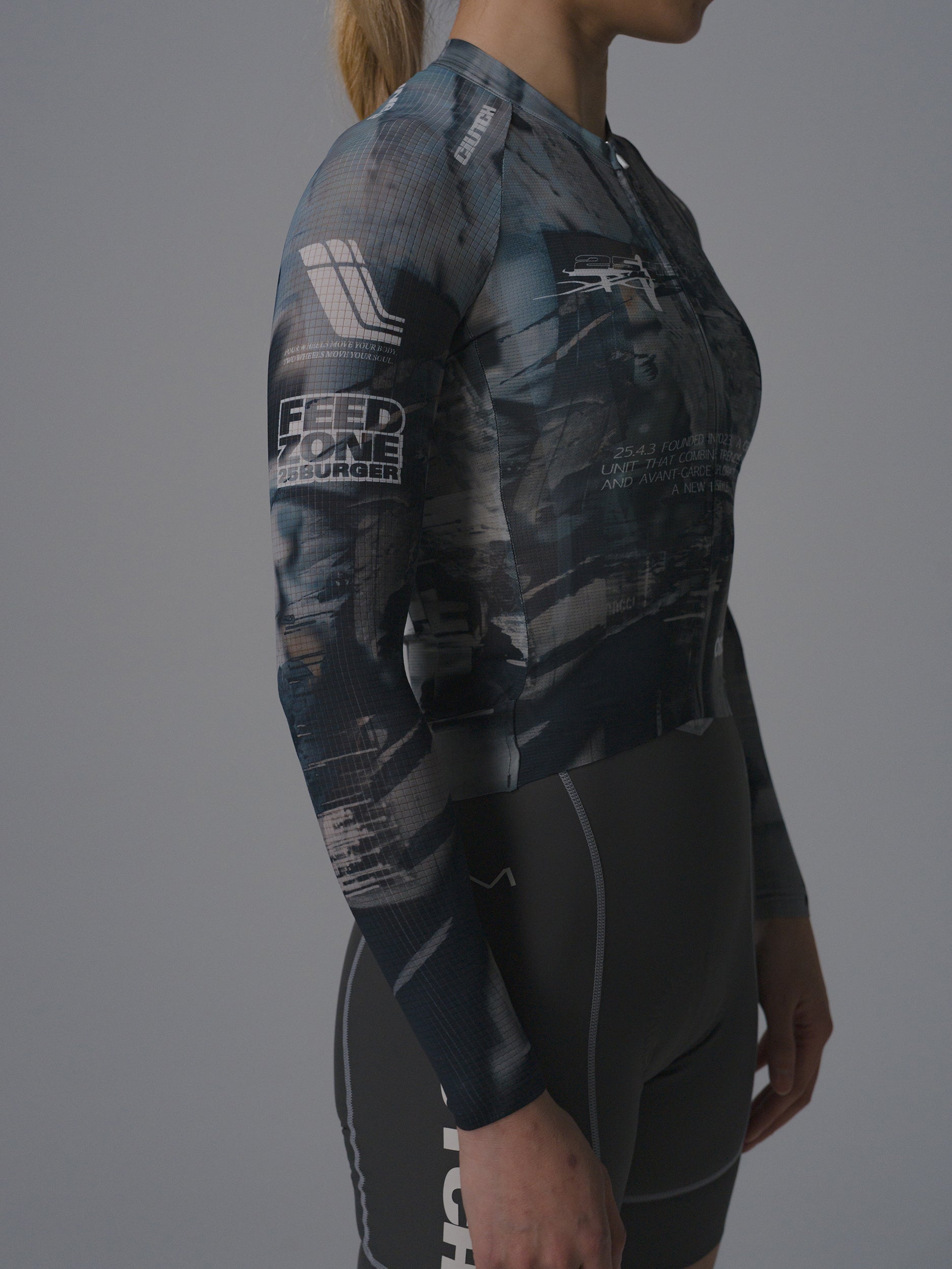 25  WOMEN’S ECHOES OF ICE LONG SLEEVE JERSEY.3
