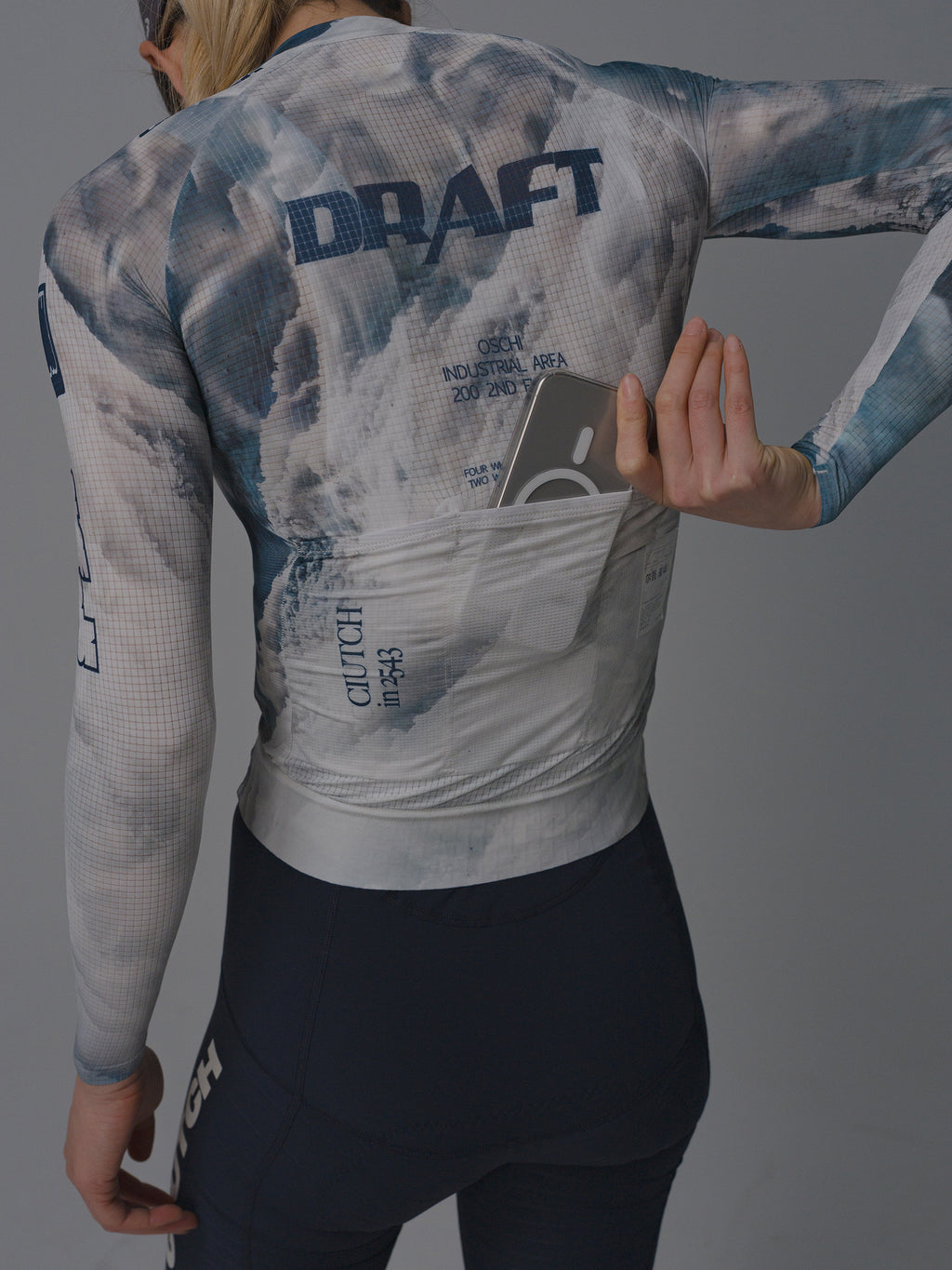 25  WOMEN’S ECHOES OF ICE LONG SLEEVE JERSEY.2