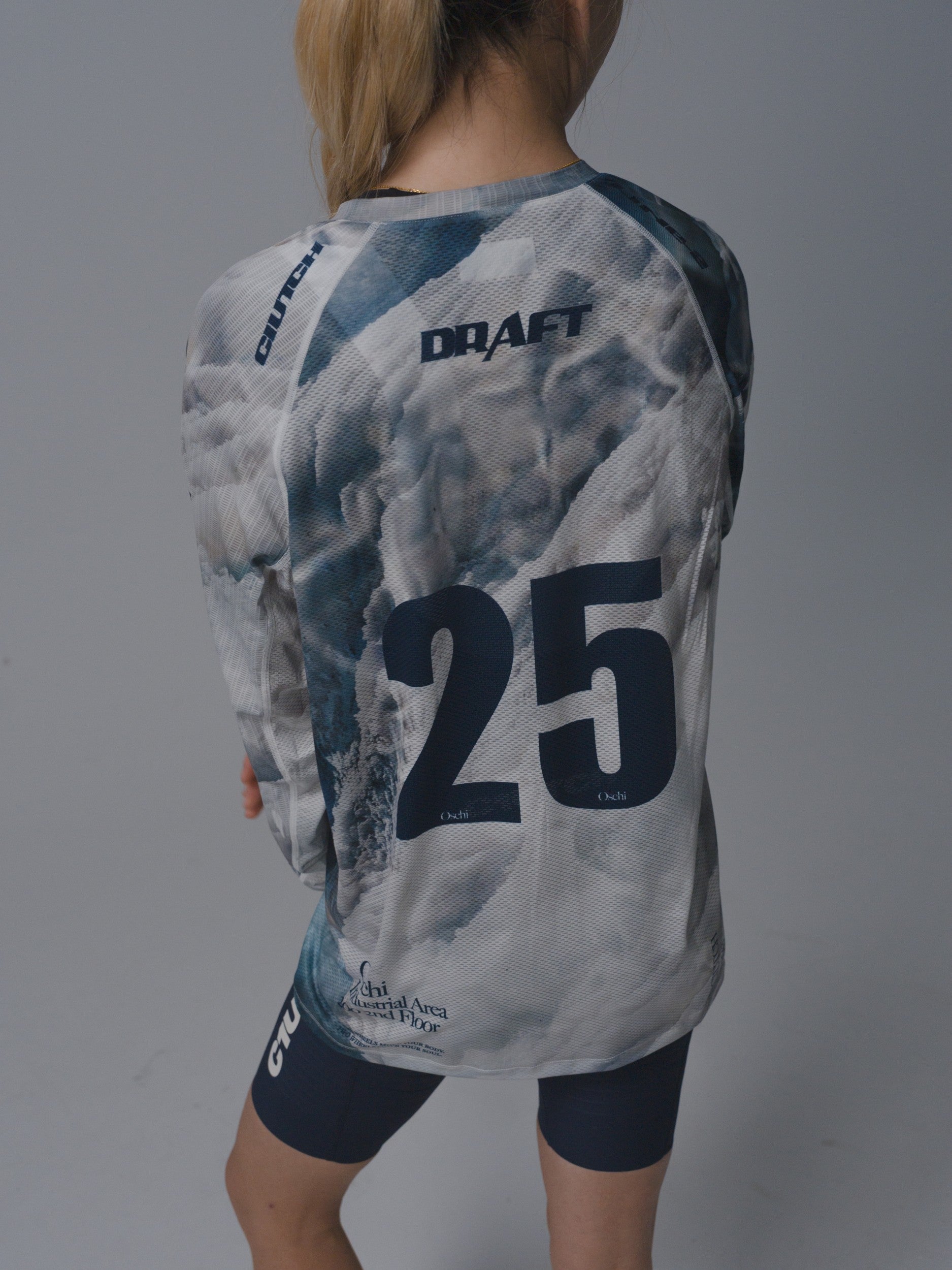 25 ECHOES OF ICE  MESH TEE.2