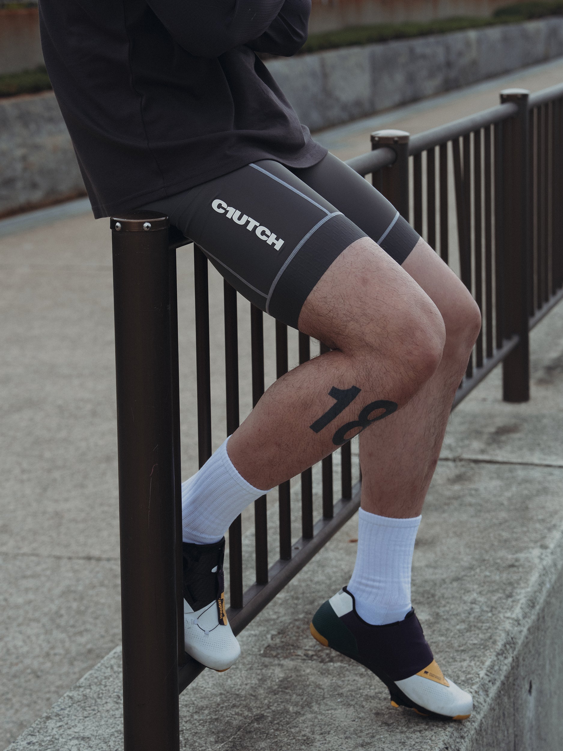 25 MEN’S CARGO BIBS