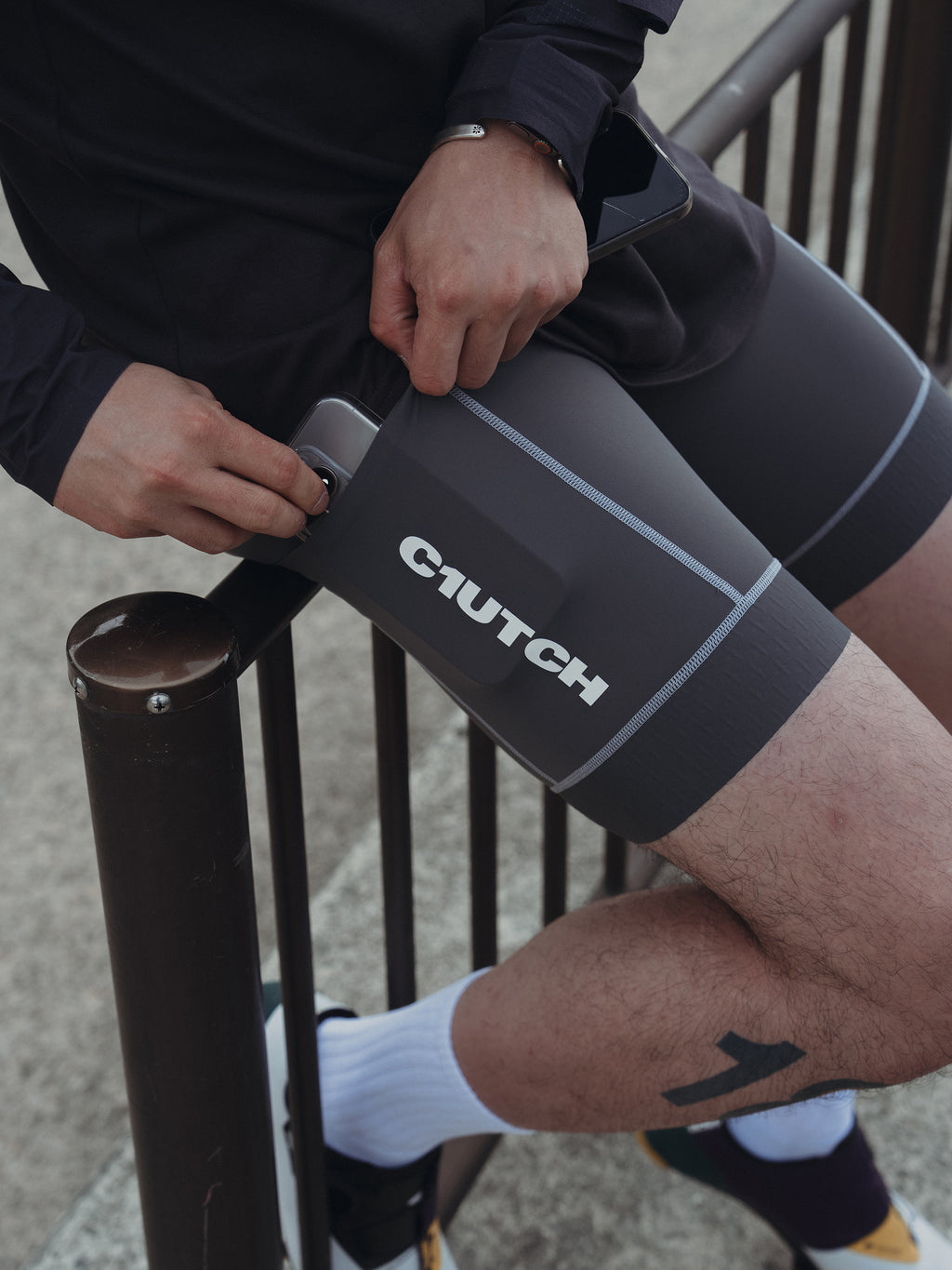 25 MEN’S CARGO BIBS