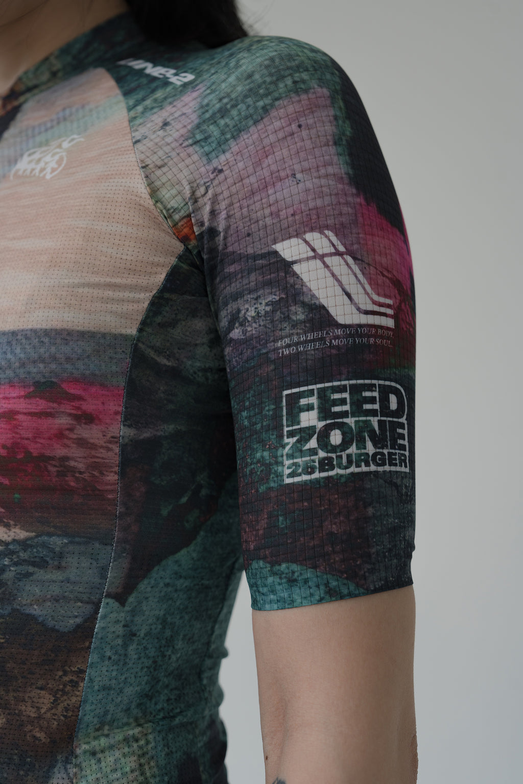 25 NATURAL ELEMENTS WOMEN’S MESH JERSEY