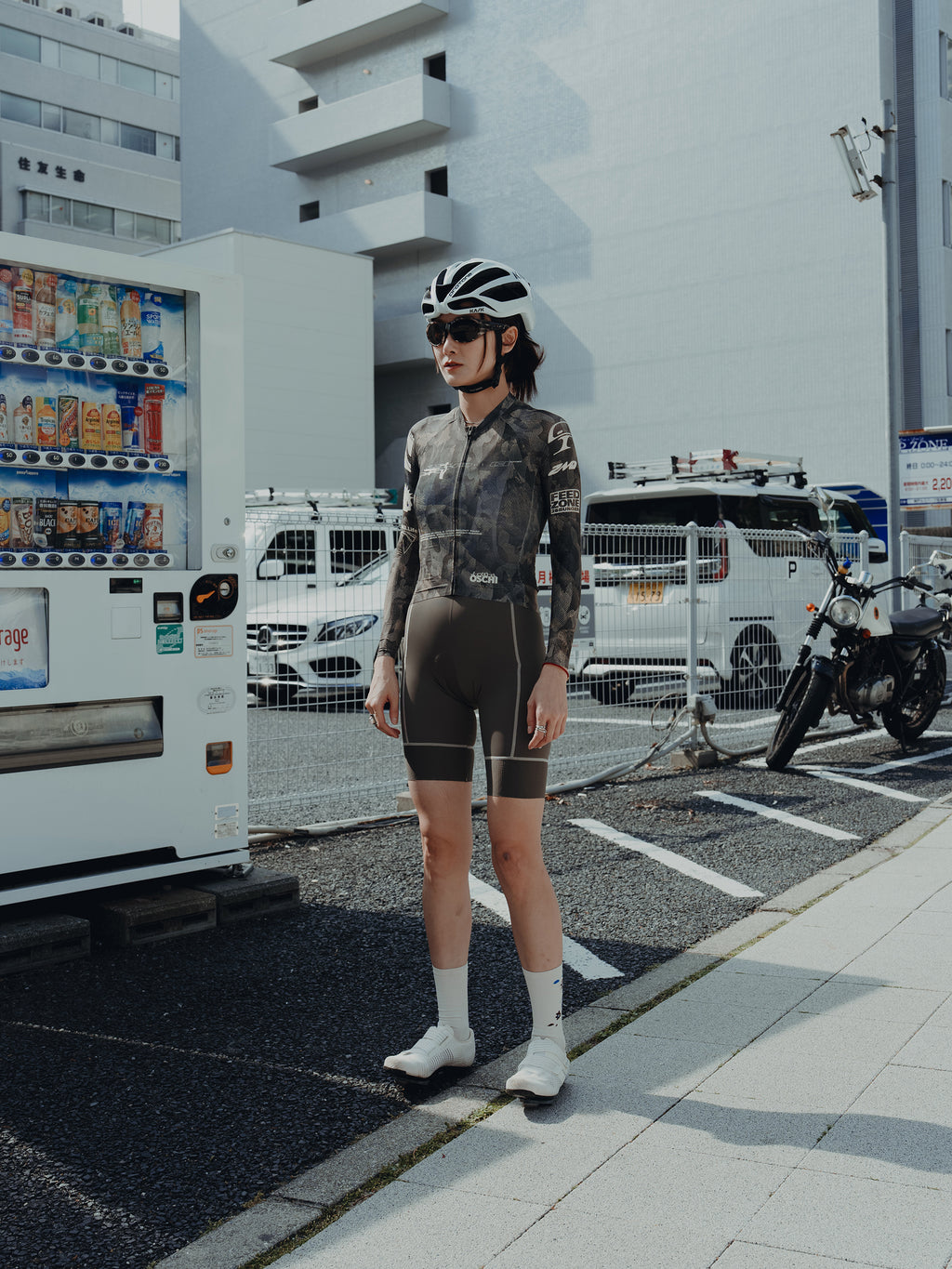 25 WOMEN’S 2 CAMOUFLAGE TEXTURE JERSEY
