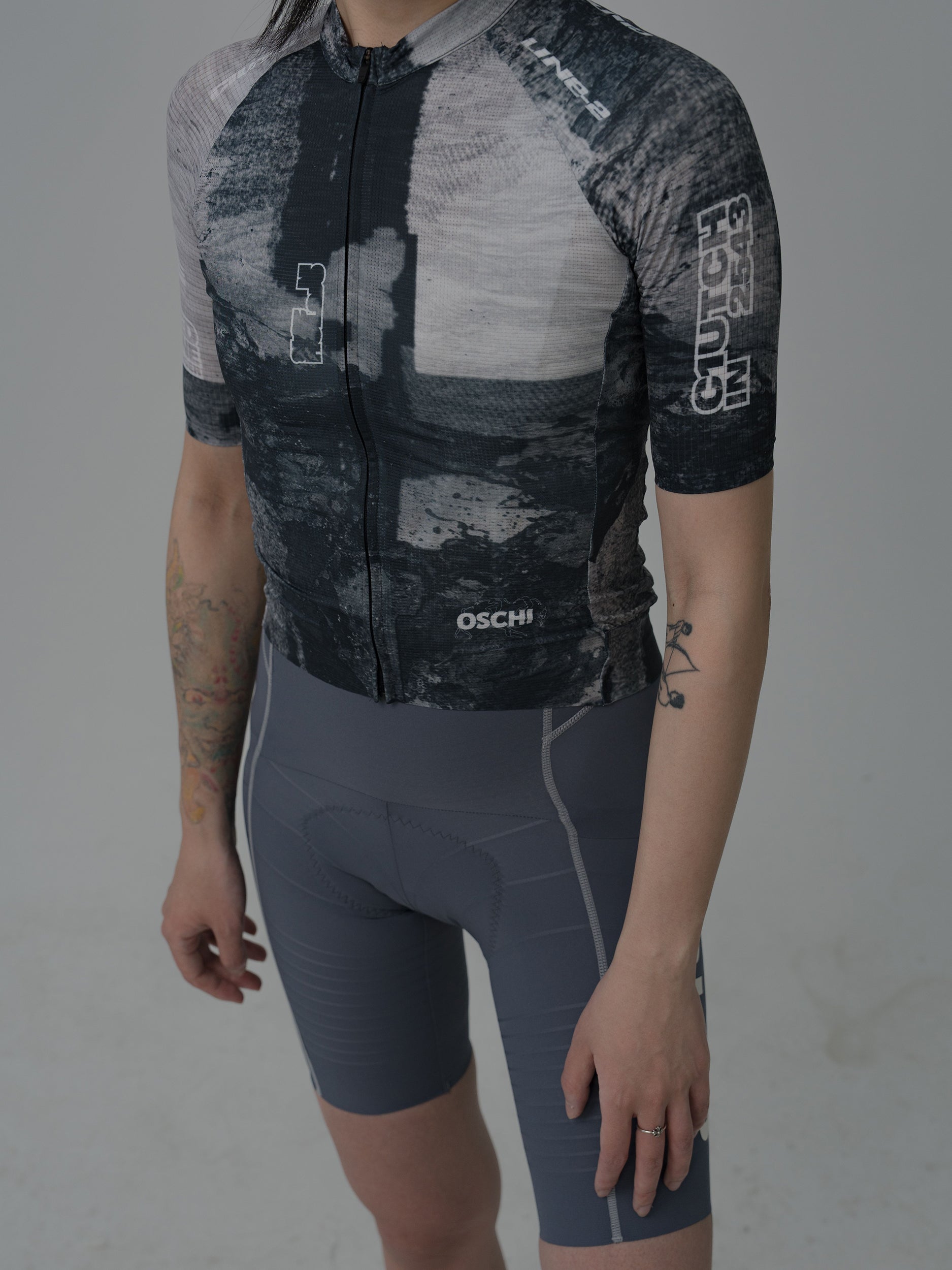 25 B&W NATURALELEMENTS WOMEN’S MESH JERSEY