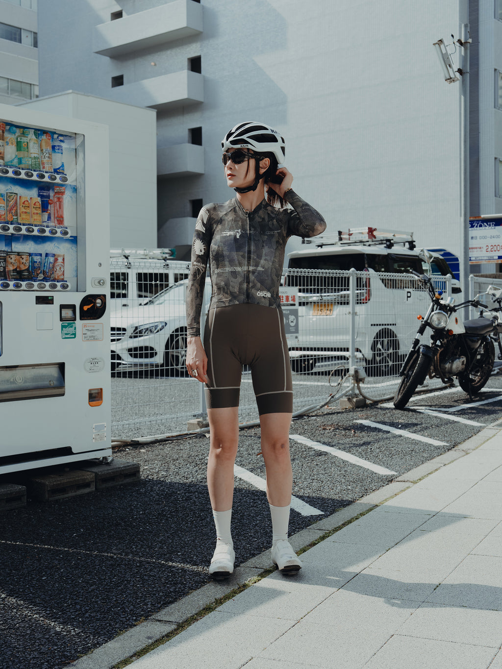 25 WOMEN’S 2 CAMOUFLAGE TEXTURE JERSEY