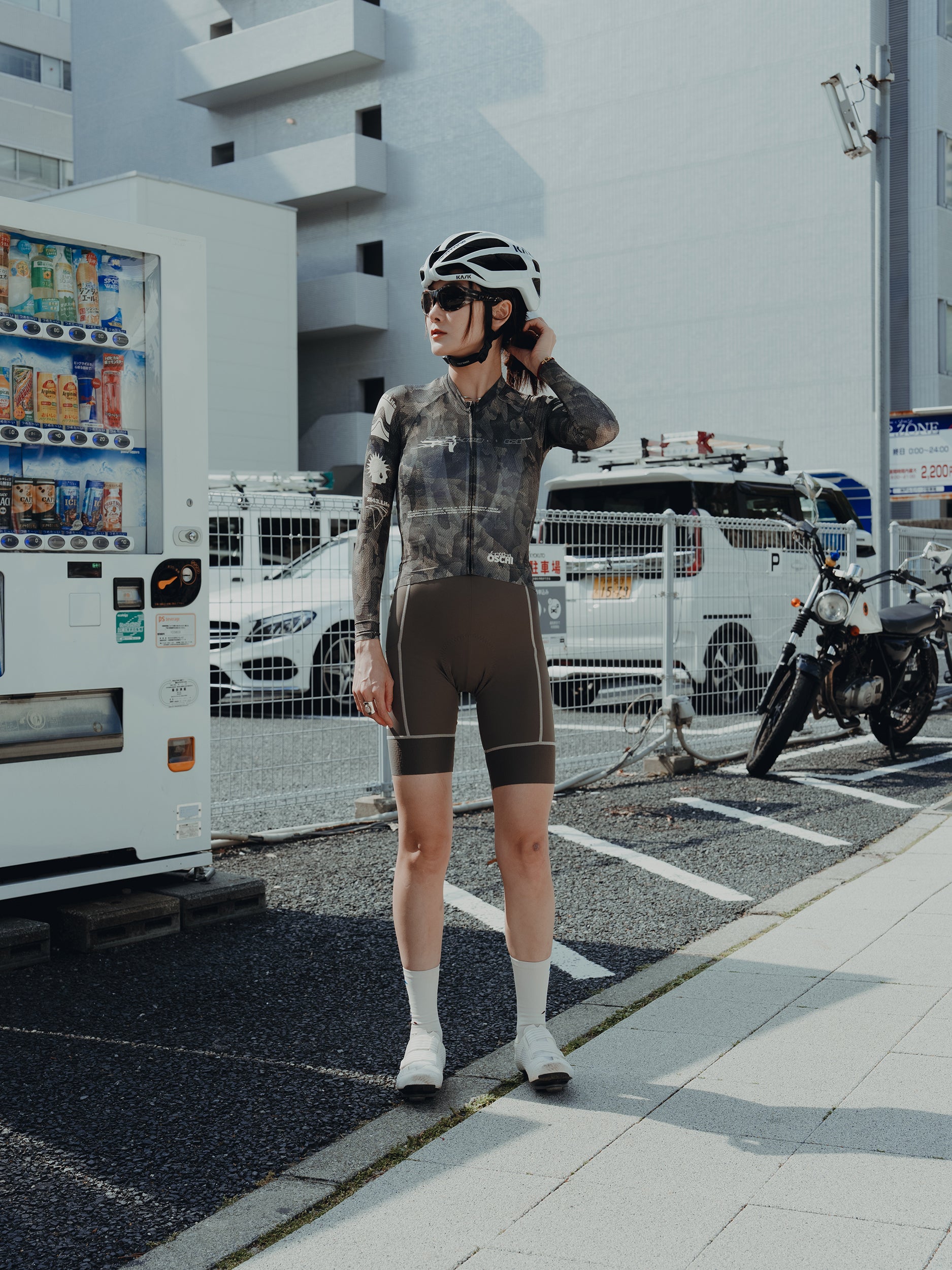25 WOMEN’S 2 CAMOUFLAGE TEXTURE JERSEY