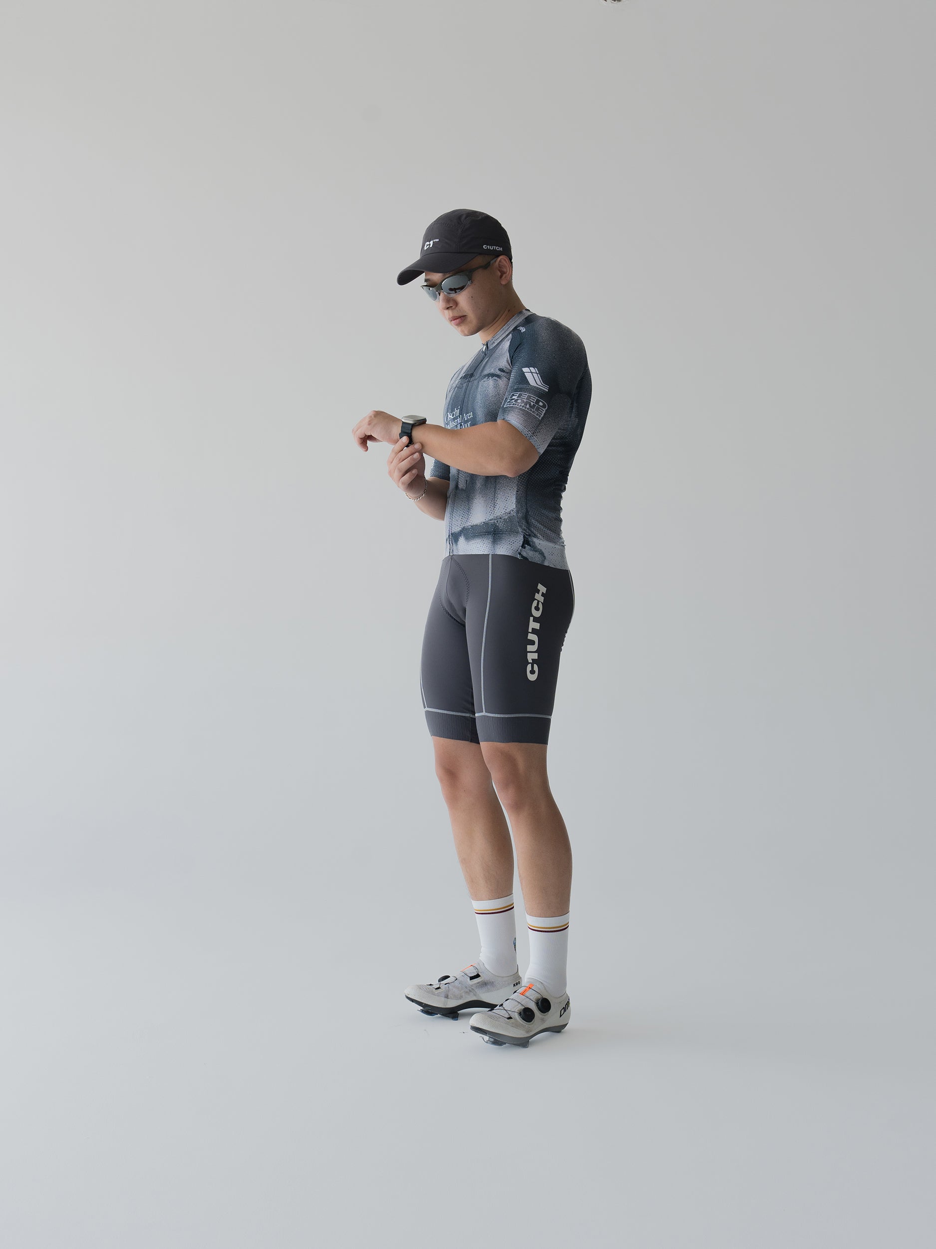 25 CAVE MEN’S MESH JERSEY
