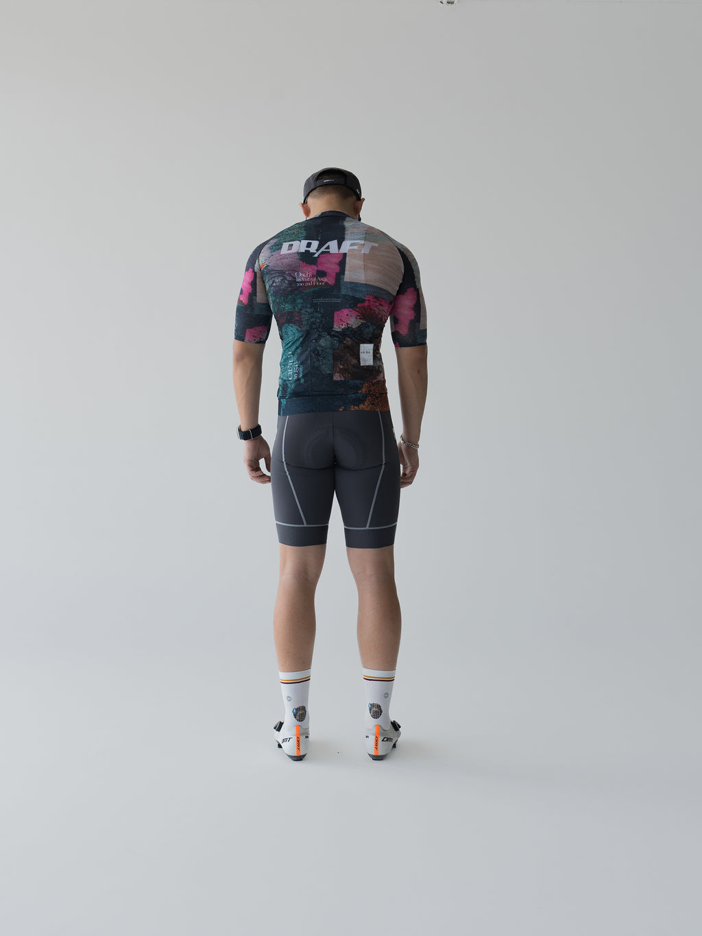 25 NATURAL ELEMENTS MEN’S MESH JERSEY