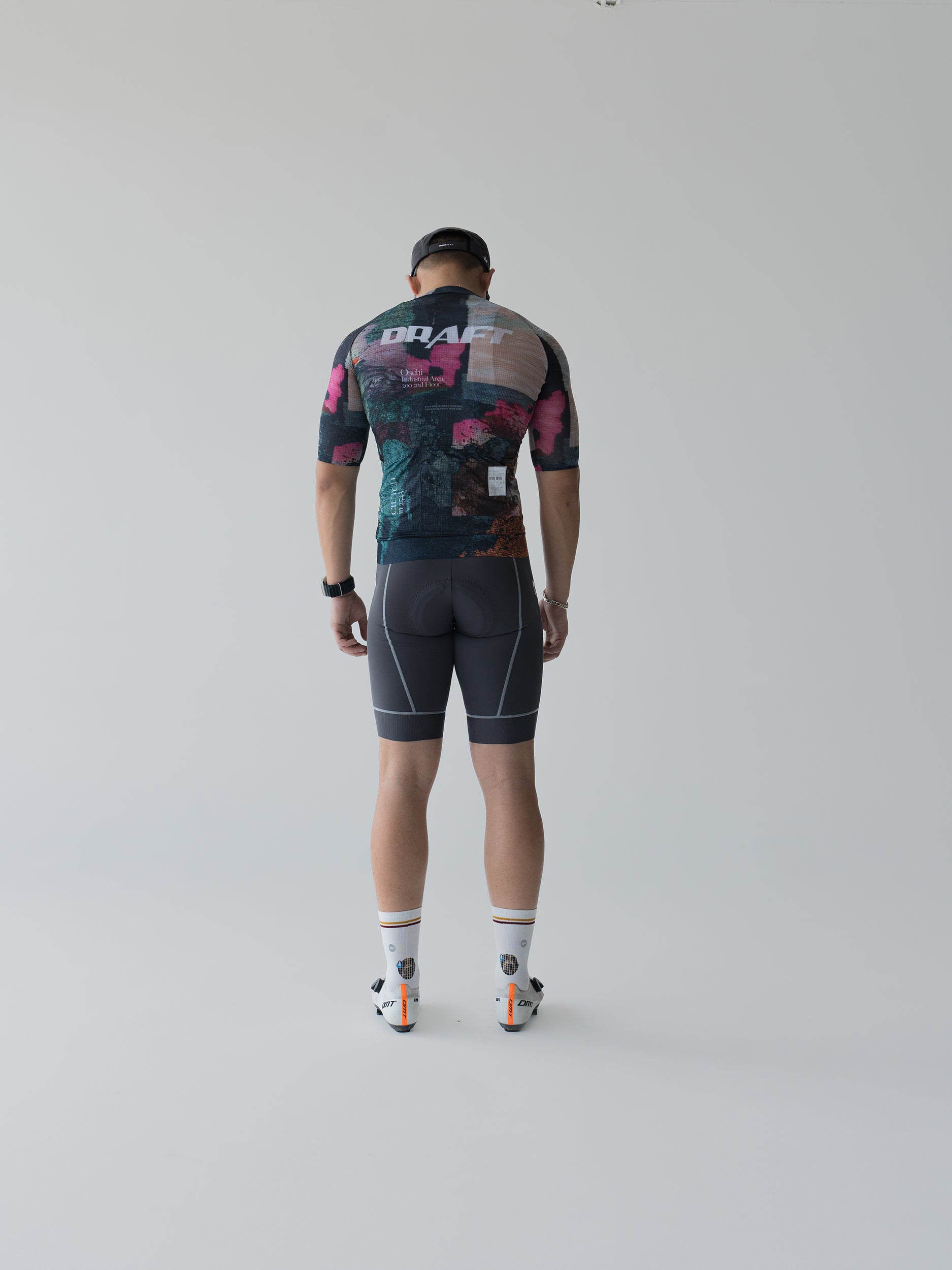 25 NATURAL ELEMENTS MEN’S MESH JERSEY