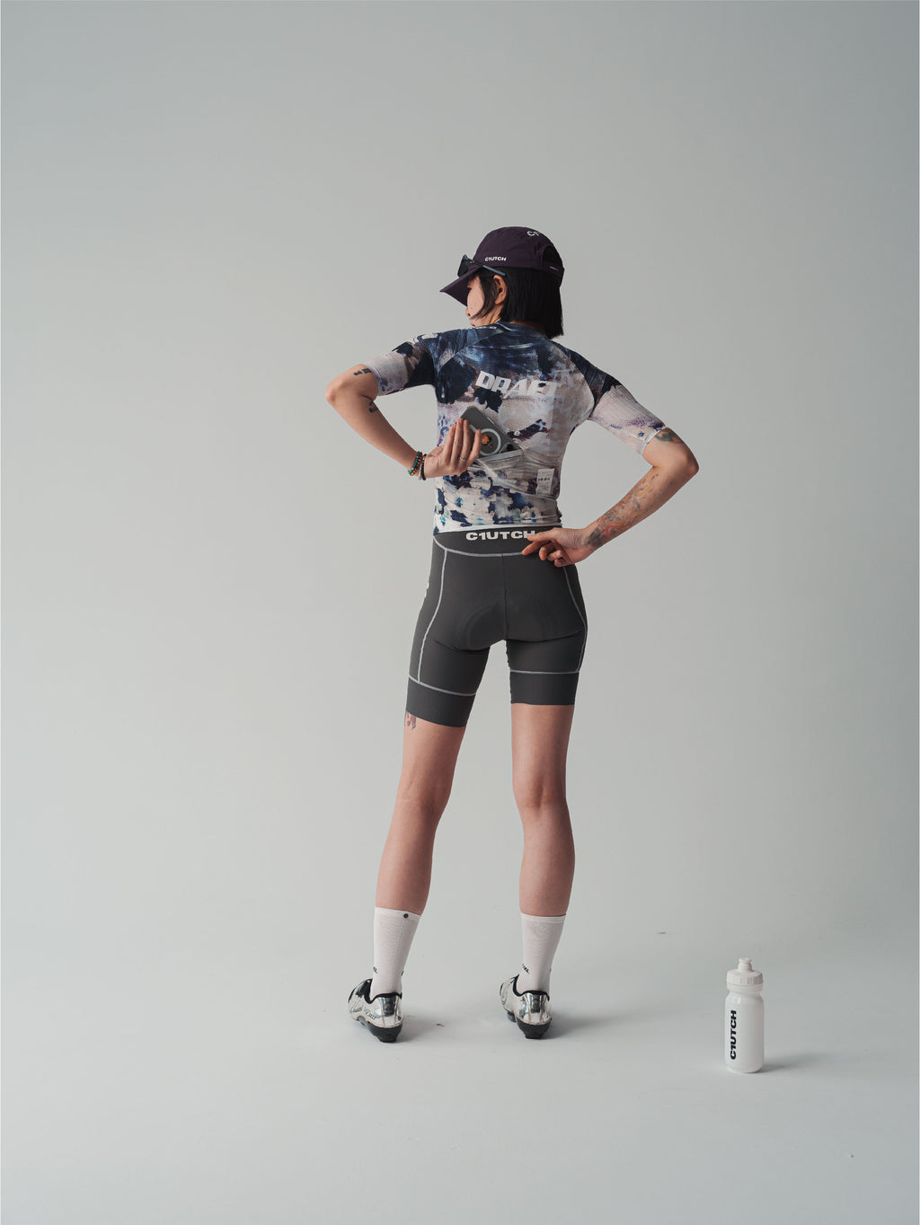 25 WOMEN’S TEAM JERSEY.2