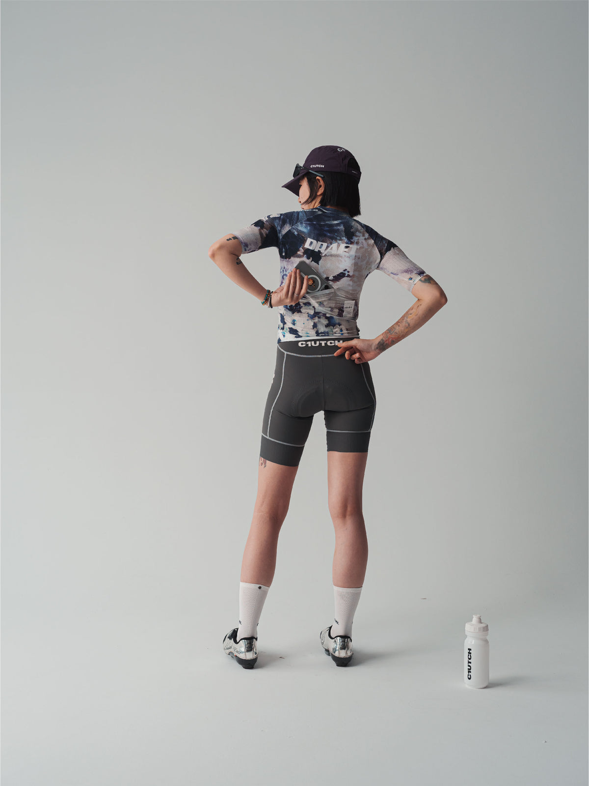 25 WOMEN’S TEAM JERSEY.2